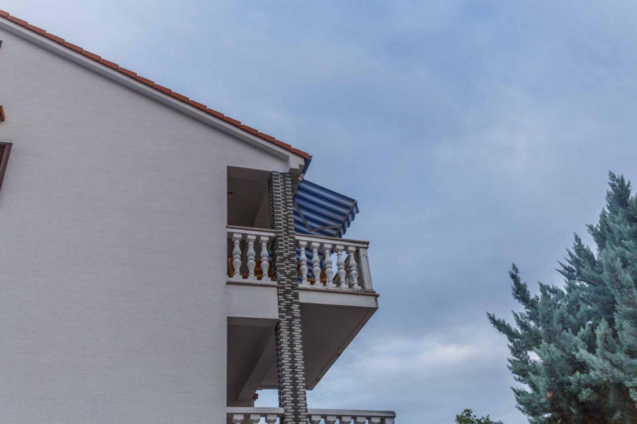 Apartman Mauro Malinska Esterno foto