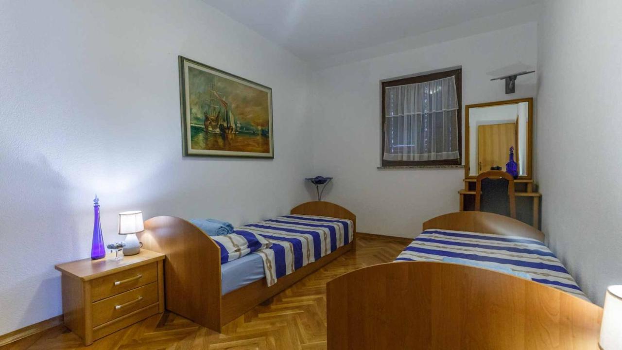 Apartman Mauro Malinska Esterno foto