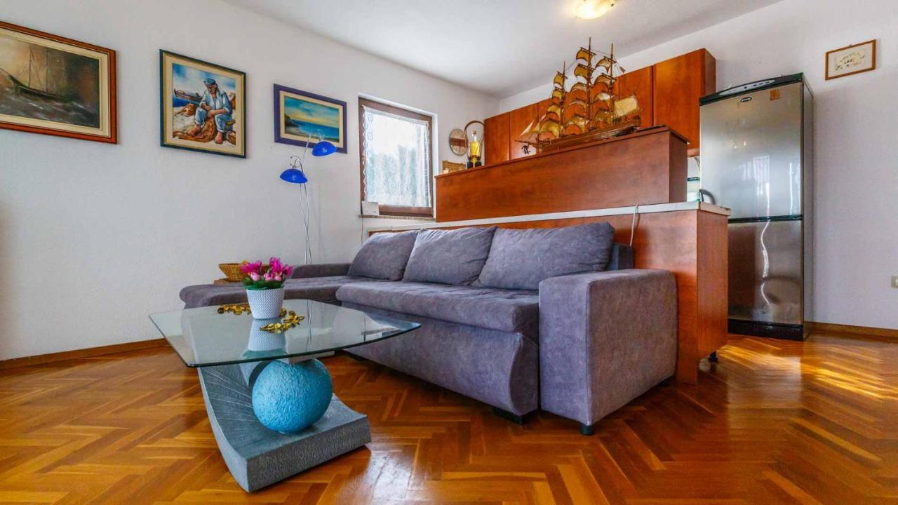 Apartman Mauro Malinska Esterno foto