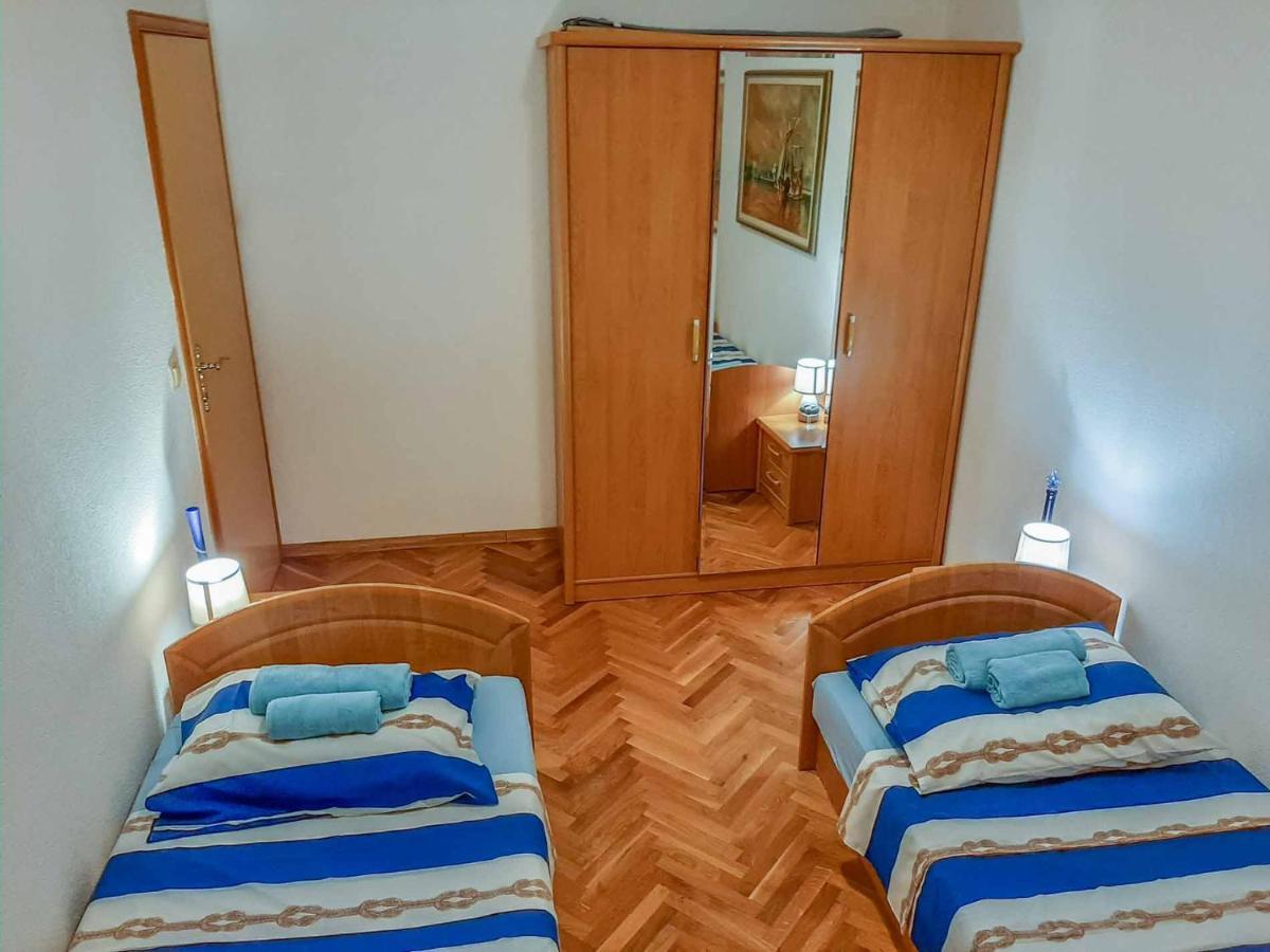 Apartman Mauro Malinska Esterno foto