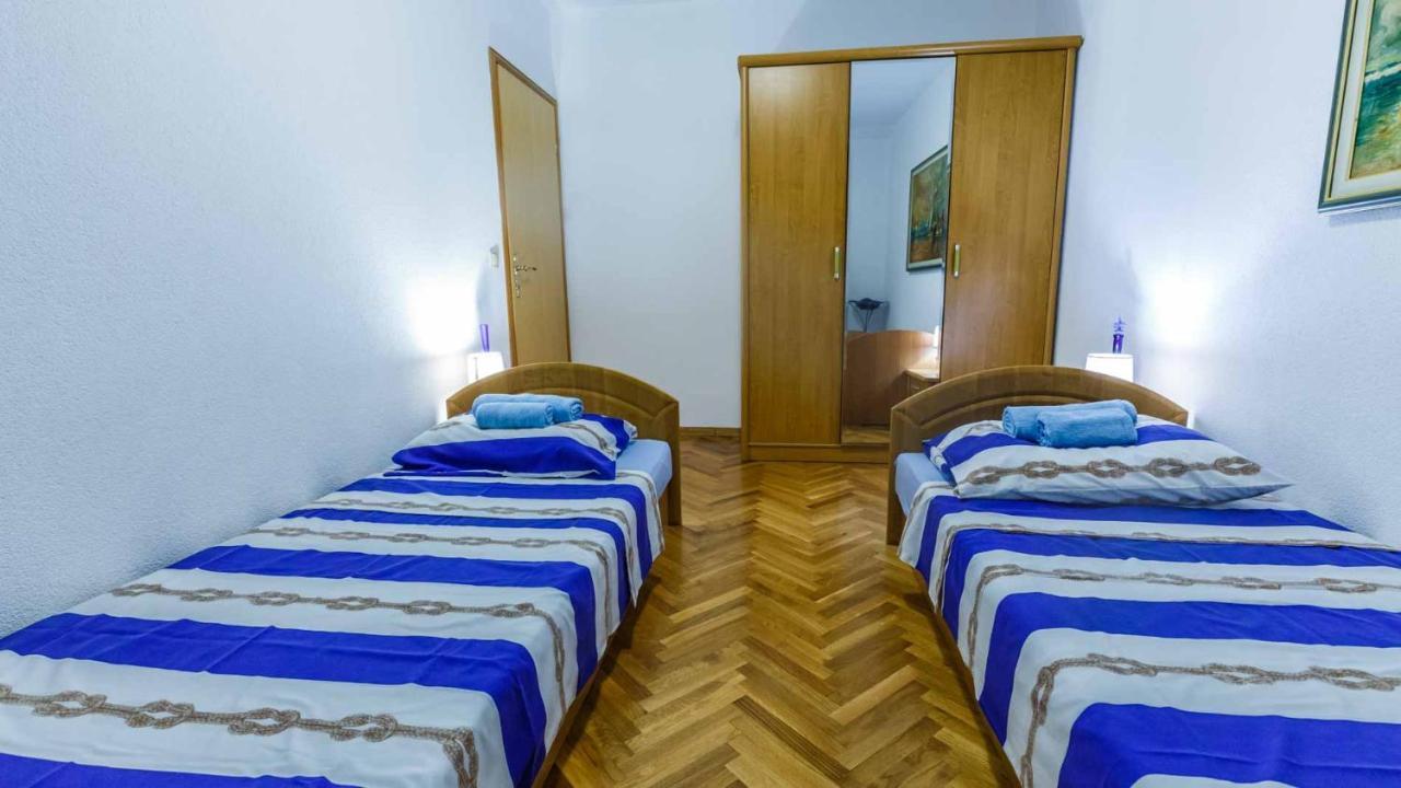 Apartman Mauro Malinska Esterno foto