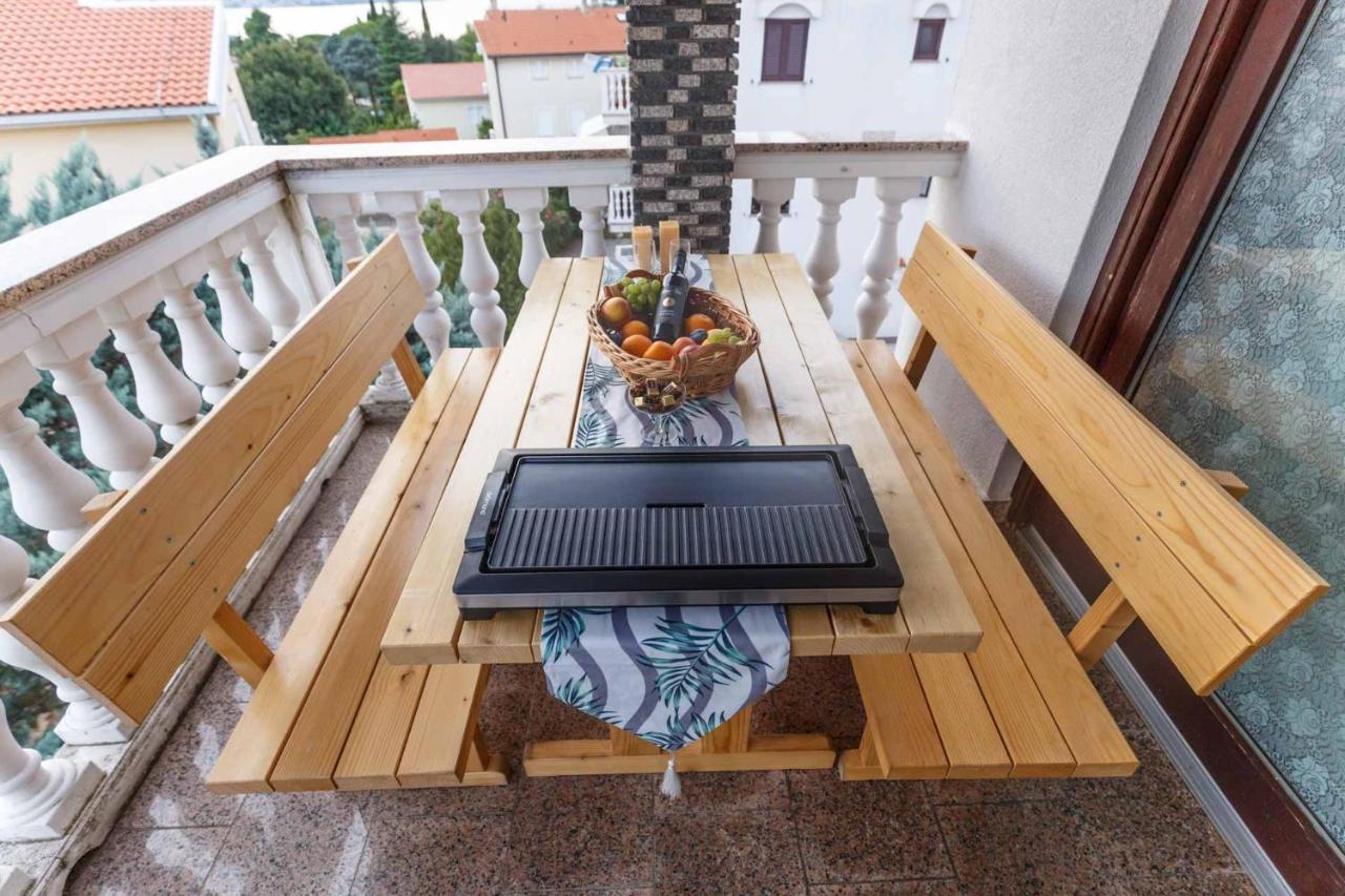 Apartman Mauro Malinska Esterno foto